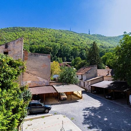 בראשוב Black Gate - Quiet Studio In The Heart Of Old Town With Free Private Secured Parking מראה חיצוני תמונה