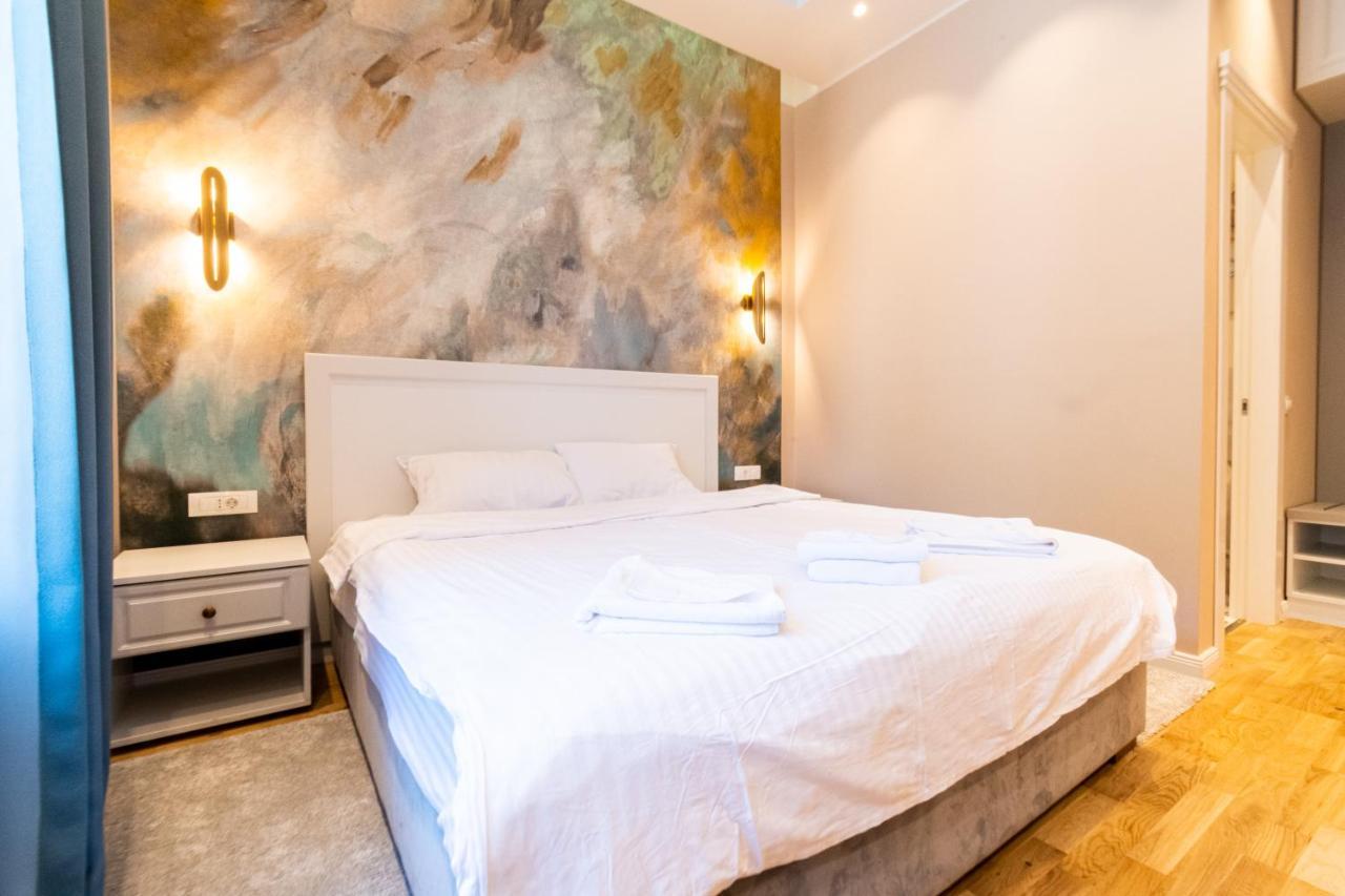 בראשוב Black Gate - Quiet Studio In The Heart Of Old Town With Free Private Secured Parking מראה חיצוני תמונה