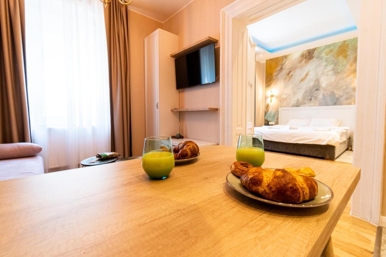 בראשוב Black Gate - Quiet Studio In The Heart Of Old Town With Free Private Secured Parking מראה חיצוני תמונה