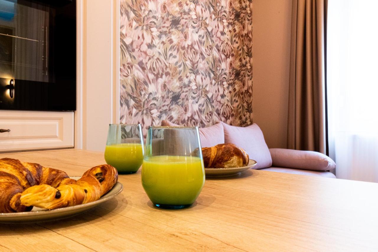 בראשוב Black Gate - Quiet Studio In The Heart Of Old Town With Free Private Secured Parking מראה חיצוני תמונה